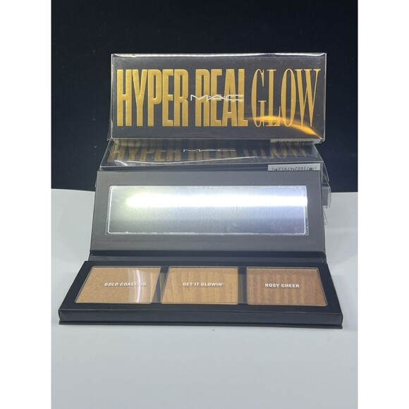 MAC Hyper Real Glow Highlighter Palette Get It Glowin $49 - Picture 3 of 7